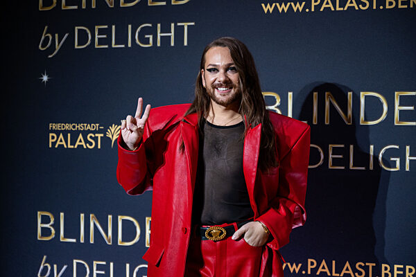 Premiere "Blinded by delight" im Friedrichstadt-Palast