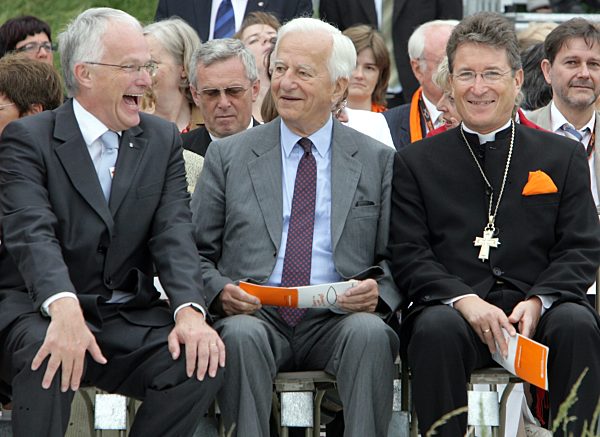 Der nordrhein-westfälische Ministerpräsident Jürgen Rüttgers (l-r)...
