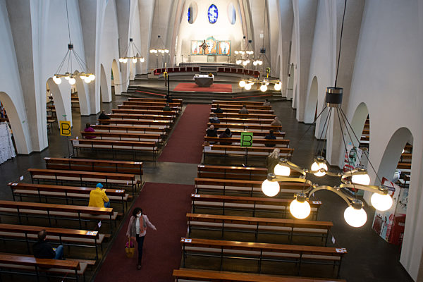 Coronavirus - Impfung in der Kirche