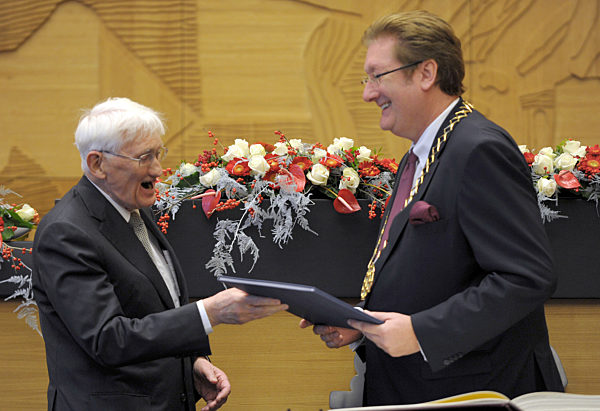 Habermas erhält Heine-Preis 2012