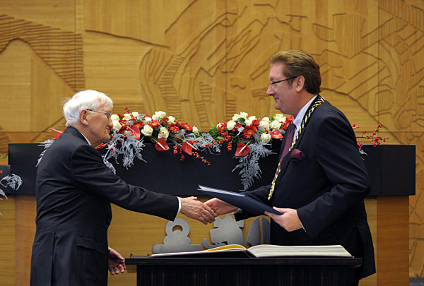 Habermas erhält Heine-Preis 2012