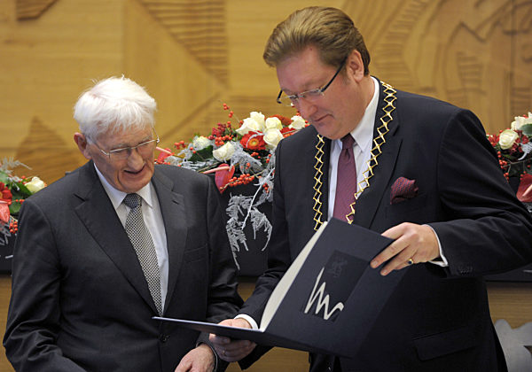 Habermas erhält Heine-Preis 2012