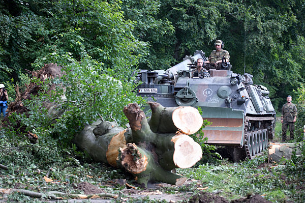 Bundeswehr-Sturmeinsatz in Düsseldorf hat begonnen