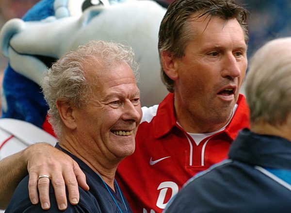 Fußball: Abschiedsspiel für HSV-Masseur Hermann Rieger