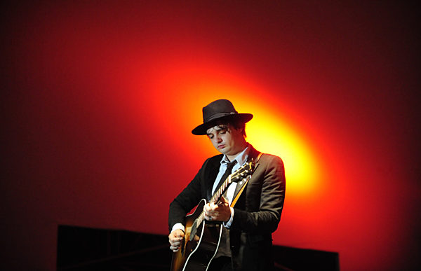 Der englische Rockmusiker Pete Doherty tritt in der Nacht zu Samstag (08.08...
