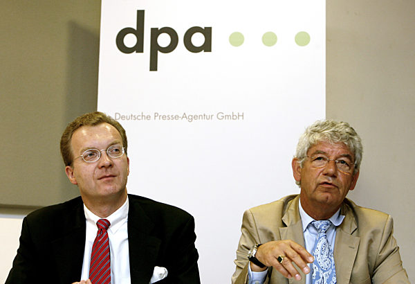 dpa-Geschäftsführer Malte von Trotha (l) und dpa-Chefredakteur Wilm Herlyn...
