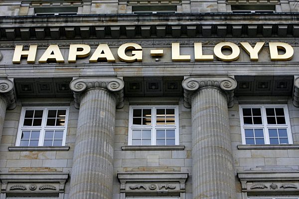 Der Hapag-Lloyd-Schriftzug hängt am Montag (14.01...