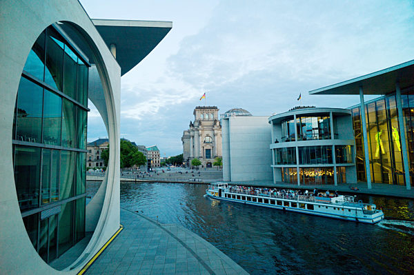 Bund und Berlin ziehen Bilanz zu Hauptstadtbauten