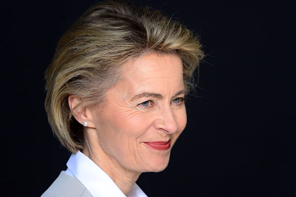 Von der Leyen empfängt ukrainischen Verteidigungsminister