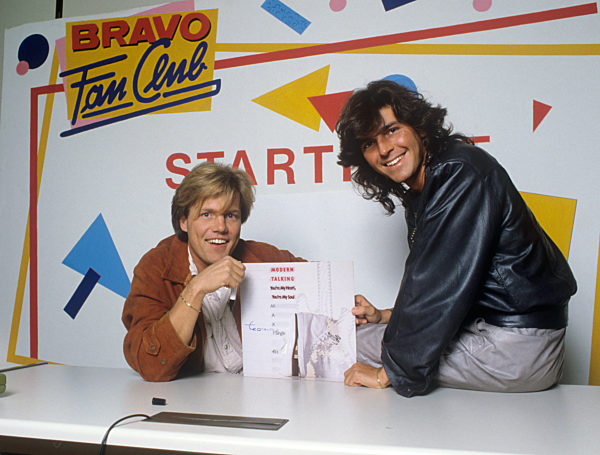Bravo Magazin- Highlights aus dem Archiv Gabowicz Ob beim Startreff des Bravo-Fanclubs, der Bravo Hits Show oder der Otto-Verleihung: Bravo-Fotograf Fryderyk Gabowicz (1947-2007) war fast immer dabei. Unzählige nationale und internationale Stars der achtziger und neunziger Jahre standen zudem - ob im Studio, auf der Bühne oder bei TV-Shows - vor der Kamera des Rock- und Pop-Fotografen. Sein etwa 500.000 Bilder umfassende Archiv wird exklusiv von der dpa Picture-Alliance vermarktet.
