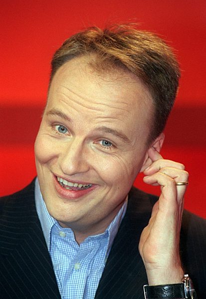 Fußball: "ran"-Moderatoren im neuen Studio