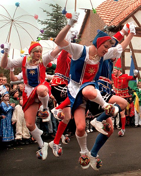 Rosenmontags-Kuriosität: Springerzug in Herbstein