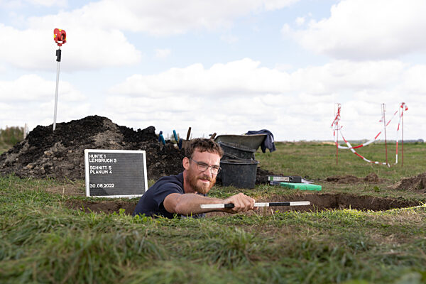 Ausgrabungen in 5000 Jahre alter Moorsiedlung Hunte 1