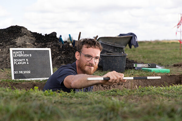 Ausgrabungen in 5000 Jahre alter Moorsiedlung Hunte 1
