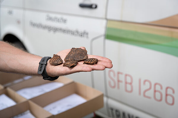 Ausgrabungen in 5000 Jahre alter Moorsiedlung Hunte 1