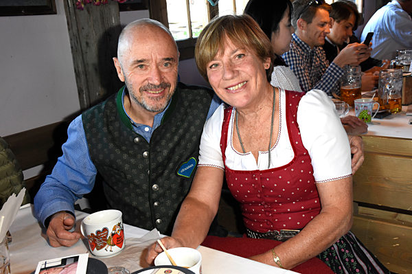 BMW Wiesn Sport-Stammtisch in Käfers Wiesn-Schänke beim Oktoberfest 2018 in München