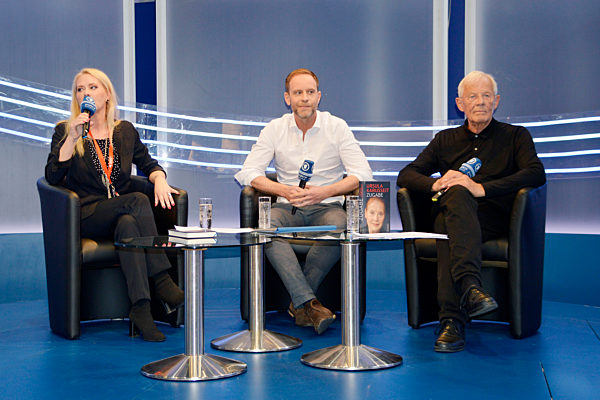 Julian Weigend und Rolf Becker auf der Leipziger Buchmesse 2019 in Leipzig