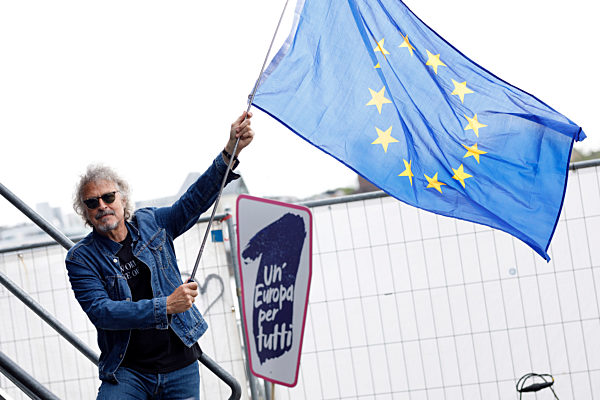 Demonstration 'Ein Europa für alle - Deine Stimme gegen den Nationalismus' in Köln