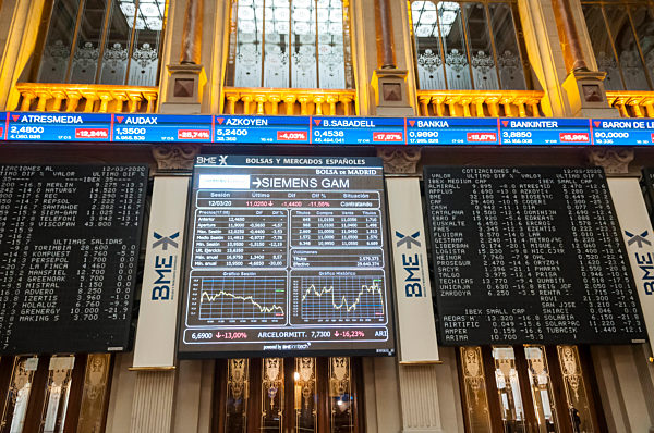 Aktienindex IBEX 35 sinkt auf Niedrigststand in Madrid