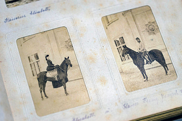 Ausstellung 'Sisi privat. Die Fotoalben der Kaiserin' in Köln