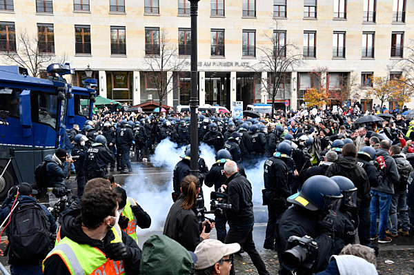 Proteste von Gegnern der Corona-Politik in Berlin