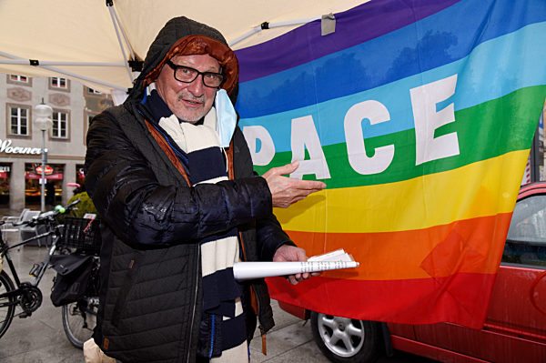 Kundgebung zum bundesweiten Aktionstag gegen Aufrüstung und Krieg in München