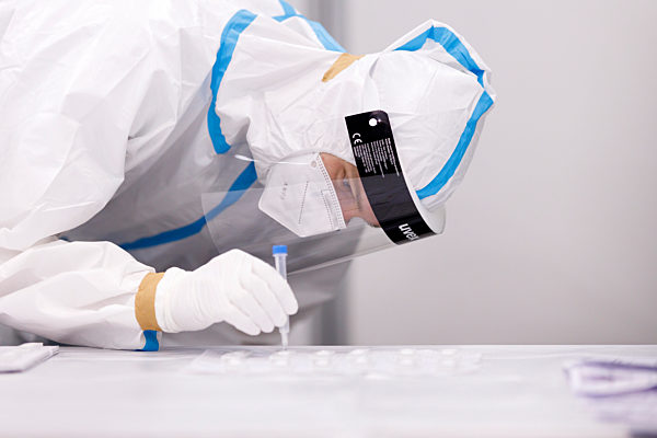 Eröffnung des Impfzentrums in der Koelnmesse in Köln