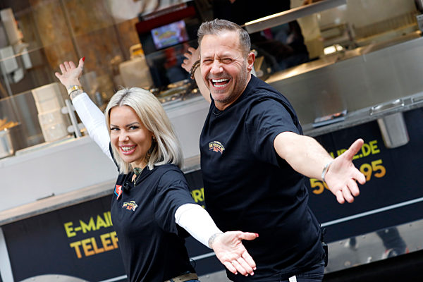 Eröffnung von 'Willi Herrens Rievkooche Bud' in Köln