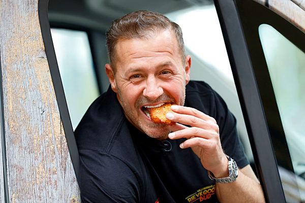 Eröffnung von 'Willi Herrens Rievkooche Bud' in Köln