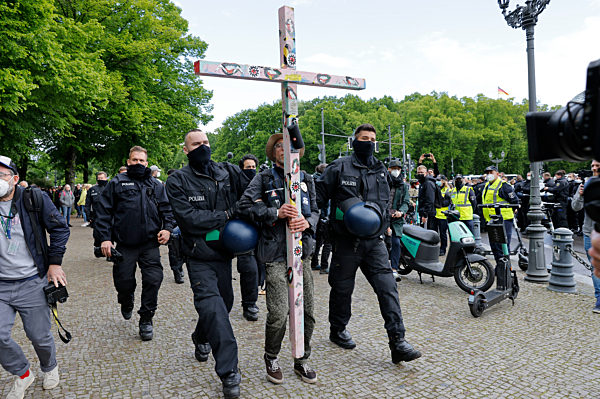 Querdenker demonstrieren trotz Demo-Verbot in Berlin