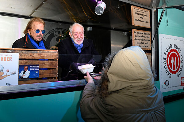 Frank Zander und Prominente unterstützen Caritas-Foodtruck in Berlin