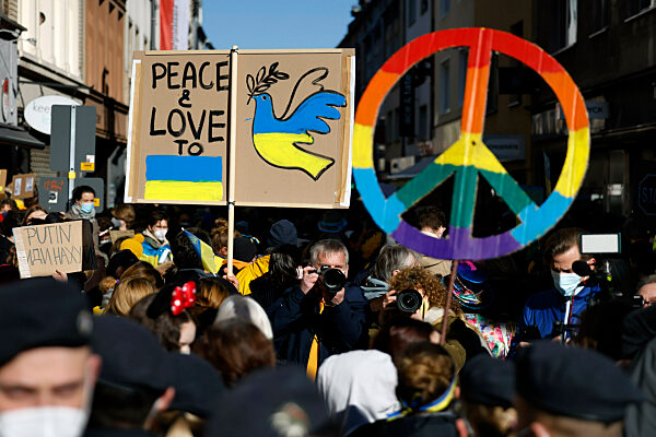 Friedensdemo am Rosenmontag in Köln