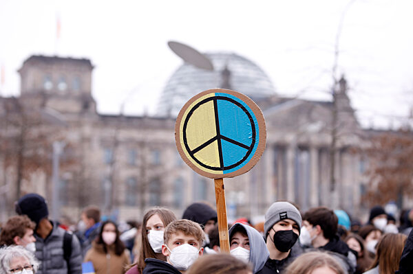 Fridays for Future Demo gegen den Krieg Russlands in der Ukraine in Berlin