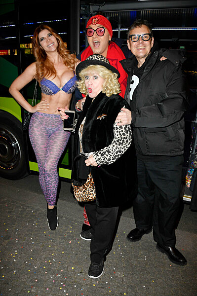 Pre-Party Bustour vor dem Geburtstag von Julian F.M. Stoeckel in Berlin