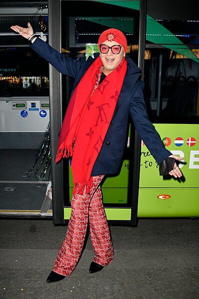 Pre-Party Bustour vor dem Geburtstag von Julian F.M. Stoeckel in Berlin