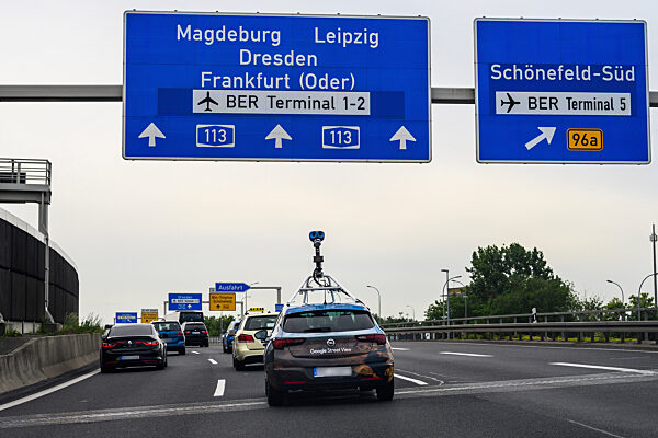 Google Street View-Fahrzeug in Berlin