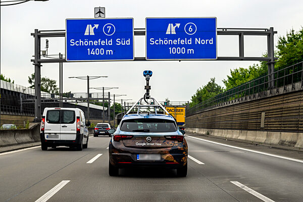 Google Street View-Fahrzeug in Berlin