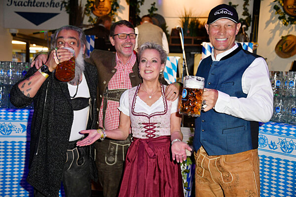 Wiesn Anstich 2022 im Hofbräu Berlin