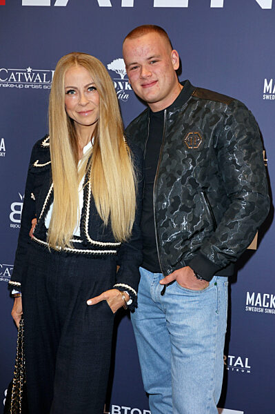 Late Night Shopping Party in Hamburg