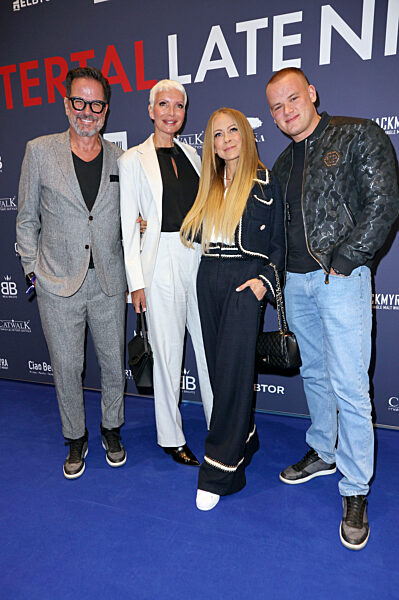 Late Night Shopping Party in Hamburg