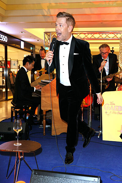 Late Night Shopping Party in Hamburg