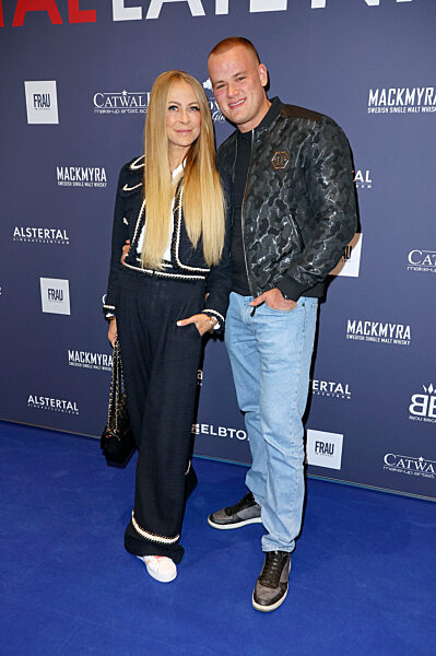 Late Night Shopping Party in Hamburg