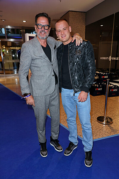 Late Night Shopping Party in Hamburg