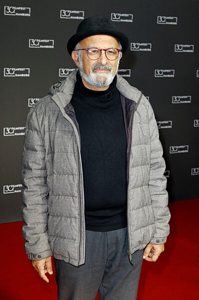 Festivaleröffnung und Filmpremiere 'Wir sind dann wohl die Angehörigen', Filmfest Hamburg 2022