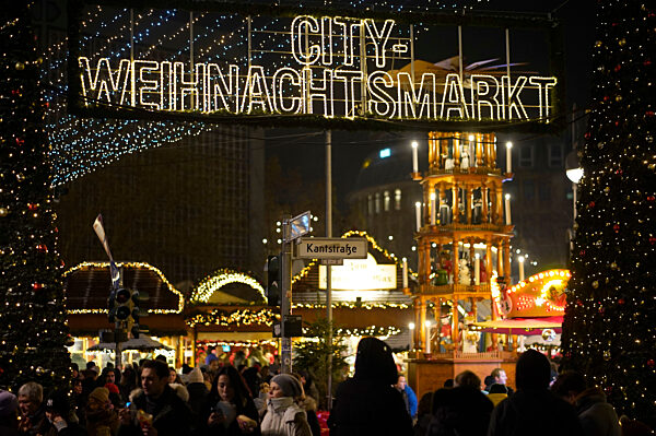 Weihnachtsmarkt an der Gedächtniskirche 2022 in Berlin