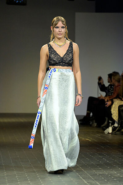 Rebekka Ruetz Fashion Show auf der Berlin Fashion Week A/W 2023