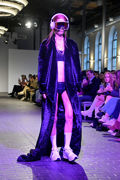 Rebekka Ruetz Fashion Show auf der Berlin Fashion Week A/W 2023