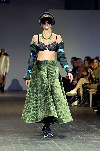 Rebekka Ruetz Fashion Show auf der Berlin Fashion Week A/W 2023