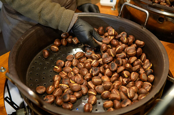 WeihnachtsZauber Gendarmenmarkt 2023 in Berlin