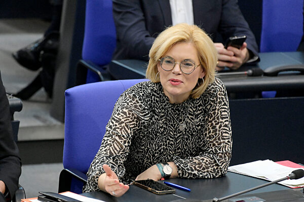 146. Sitzung des Deutschen Bundestages in Berlin